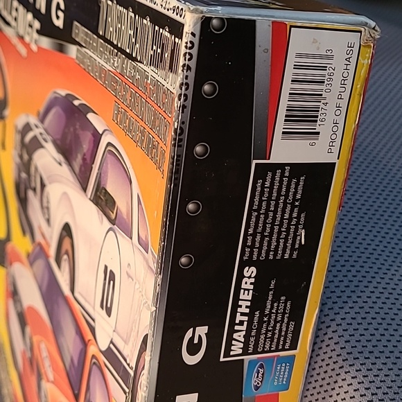 2006 Life Like Ford Mustang Challenge HO Scale Electric Slot Car Racing Set - Picture 10 of 13